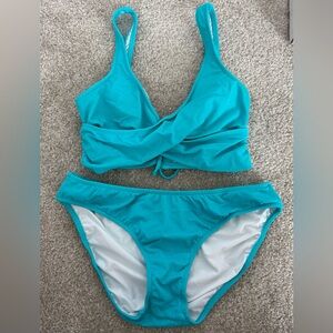 Venus Lovely Lift Turquoise Bikini Top and Bottoms - Size Medium/10